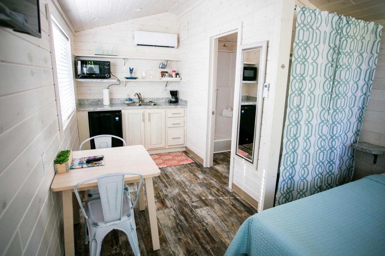 Lakefront Studio With Private Porch #39 At Long Cove Casa de férias Charlotte